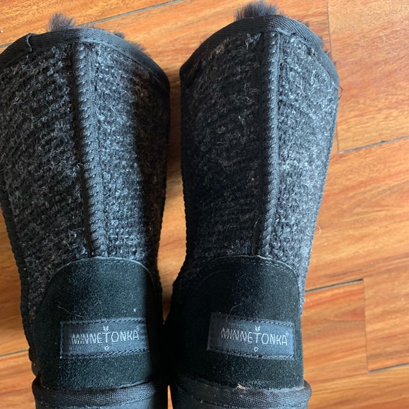 ✨3/$20 Minnetonka black Boots - Picture 6 of 7